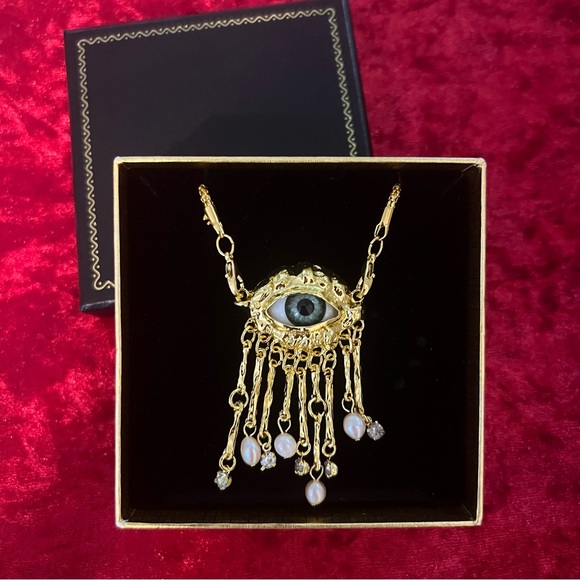 Lovers Eye Victorian Inspired Necklace - Picture 2 of 4